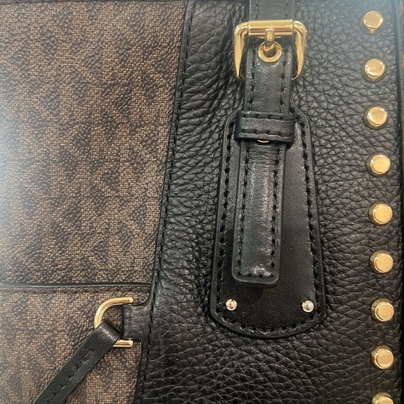 Michael Kors Voyager East West Tote - leather, canvas and calf hair. - Picture 5 of 11